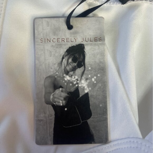 Sincerely Jules Vneck Cropped Top Womens Medium/Large White New - Picture 8 of 8